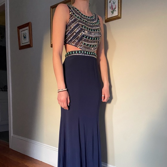 Stunning gem studded prom dress. - Picture 5 of 5